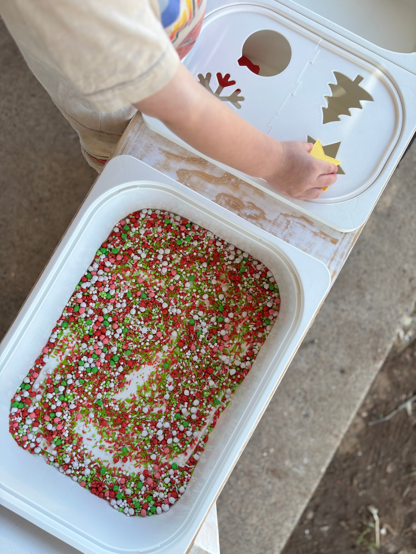 Scoop & Pour Christmas Bundle