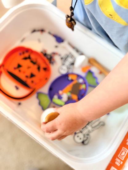 Jack-o’-Lantern Fill & Play Tray