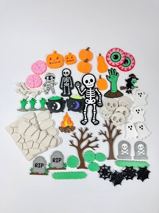 Spooky Yard Small World Set